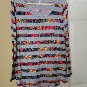 Lularoe Lynnae top